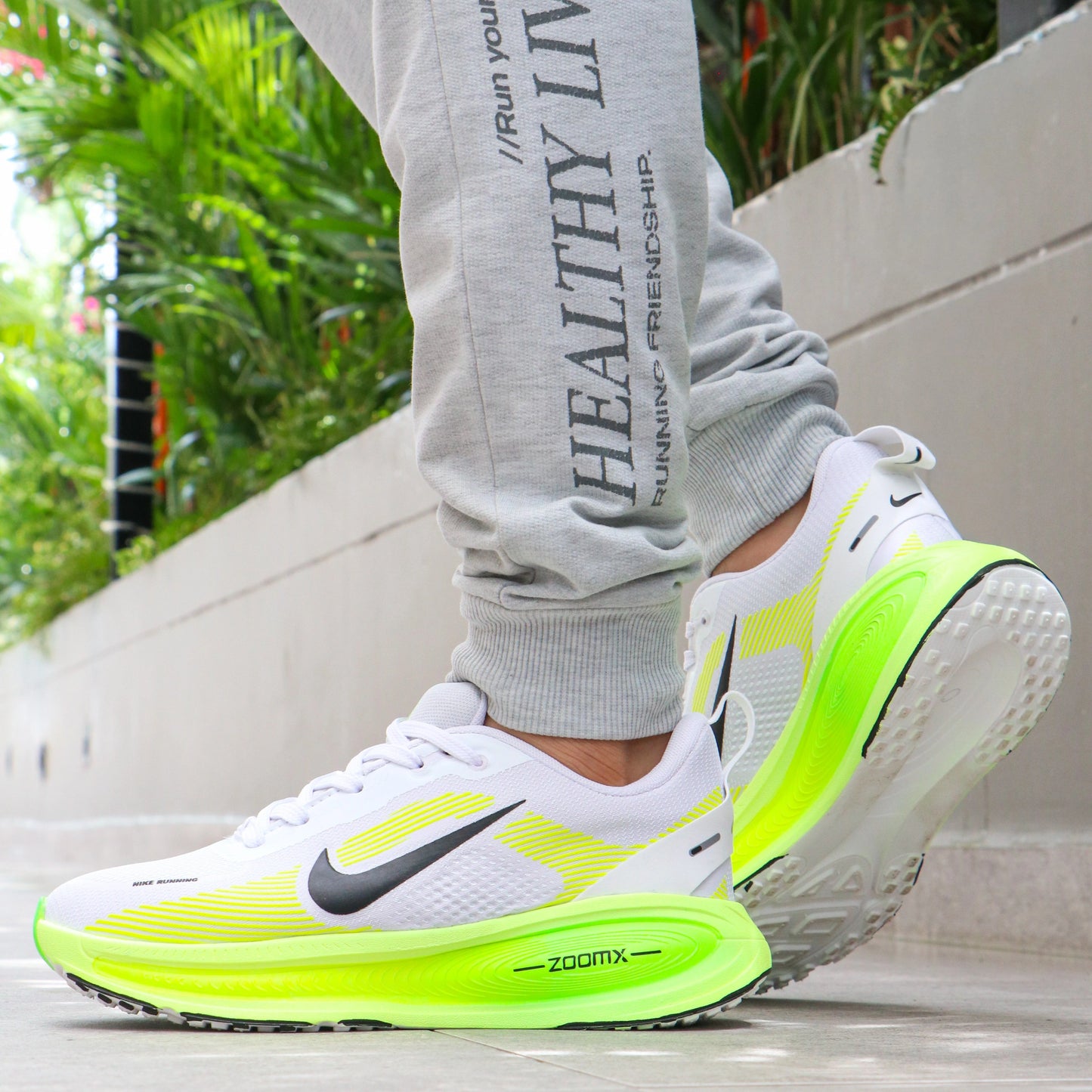 ZAPATILLAS NIKE VOMERO 18 - UNISEX